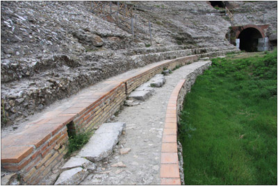 Rnge, Amphitheater, Durrs / Seating, Amphitheatre, Durrs