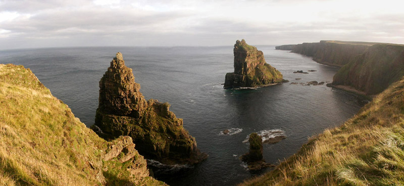 Anklicken zum Vergrern / Click for larger picture. Duncansby Stacks panorama 24.9.04 