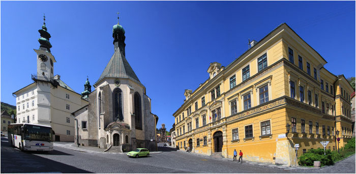 Rathaus und Kirche der Hl. Katharina, Banska Stiavnica / Town hall and Church of St. Catharine, Banska Stiavnica