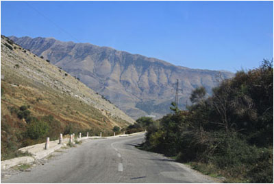 Die Straße SH78 in Südalbanien / The SH78 highway in South Albania