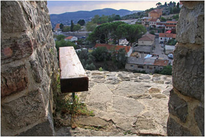 Ausblick über die Mauer, Altstadt Bar, Montenegro / View over the wall, Old Town of Bar, Montenegro
