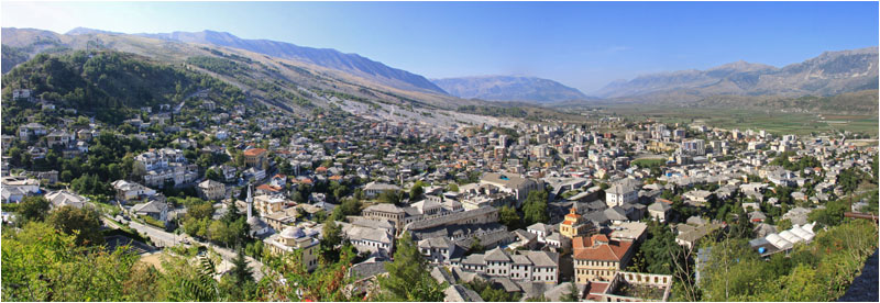 Panorama von Gjirokastra / Panorama of Gjirokastra 