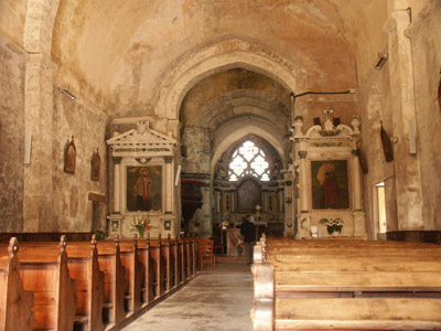 Le Bernard Church 2 interior