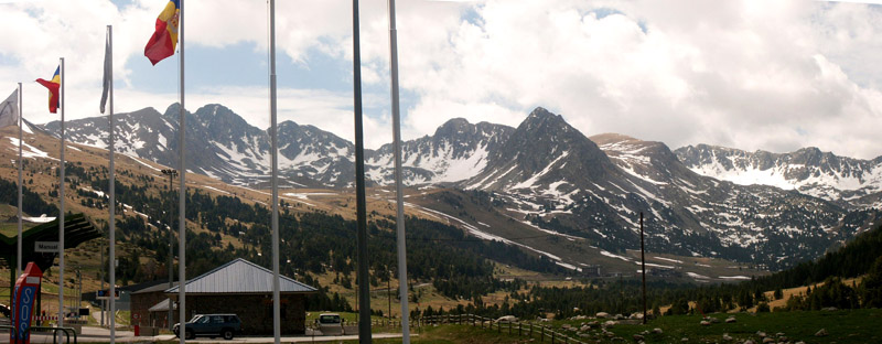Anklicken zum Vergrößern / Click for larger picture. Andorra Grenze zu Frankreich / Andorra border to France Pasnorama 5.2005