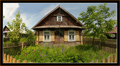 Trzescianka, Holzhaus / Wooden House