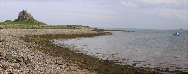 Lindisfarne, Bucht und Burg / Bay and castle